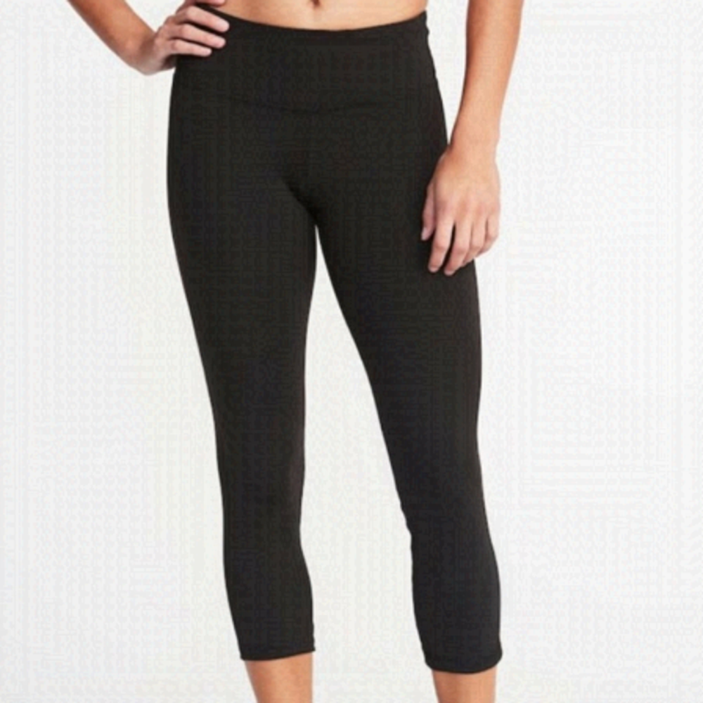 𝅺NEW Old Navy Black Workout Active 3/4 Capris Leggings Pants SIZE XS